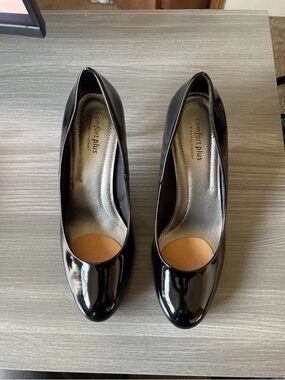 comfort plus by Predictions Black Patent Round-Toe Pumps
